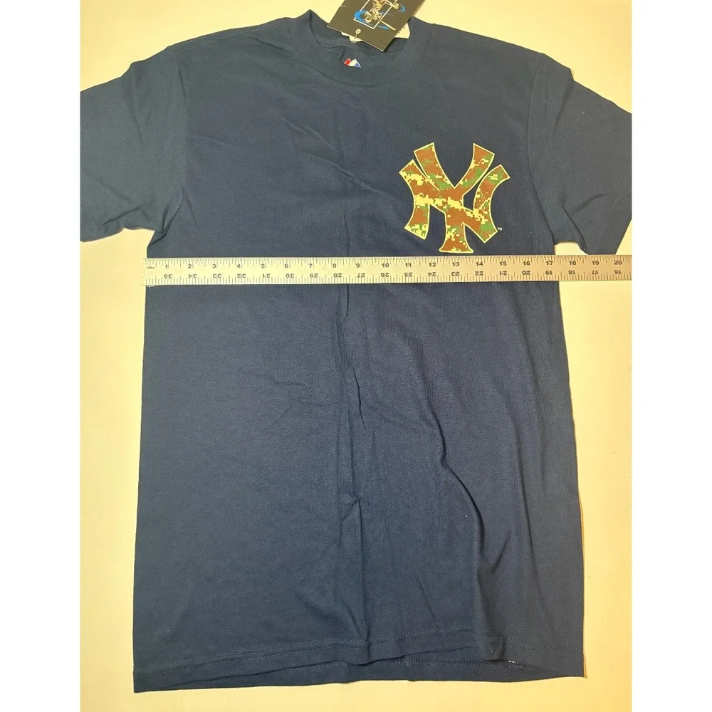 Vintage Derek Jeter Majestic Yankees T-Shirt | Camo | NWT | Small